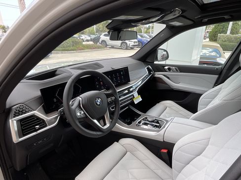 New 2026 BMW X5 sDrive40i image 9