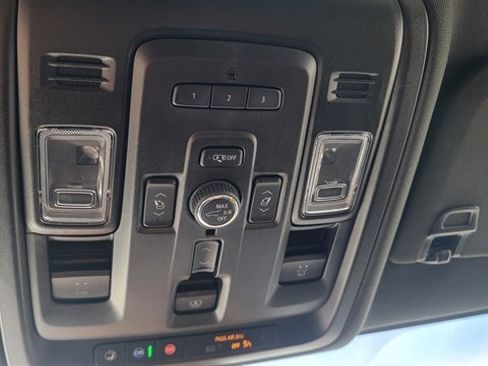Used 2022 GMC Yukon XL Denali AWD/4WD image 48