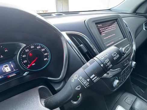 Used 2024 Chevrolet Equinox LT FWD image 12