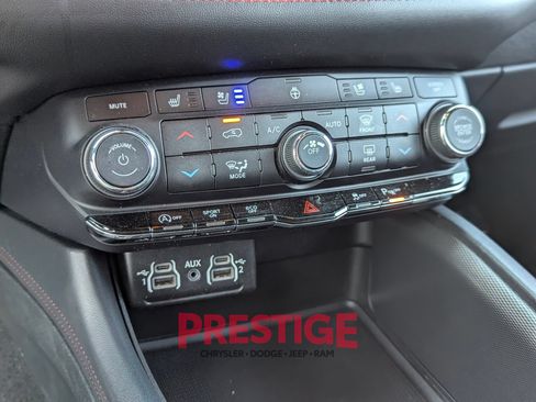 Used 2024 Dodge Durango GT RWD image 28