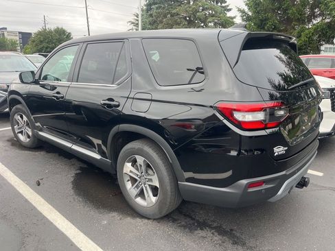 Used 2023 Honda Pilot EX-L image 2