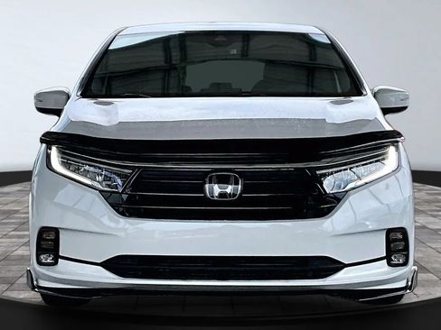 Used 2024 Honda Odyssey EX image 2
