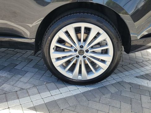 New 2026 Land Rover Range Rover Long Wheelbase SE AWD/4WD image 14