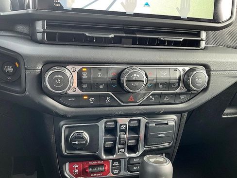 New 2026 Jeep Wrangler Unlimited Rubicon 392 image 24