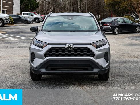 Used 2021 Toyota RAV4 LE image 10