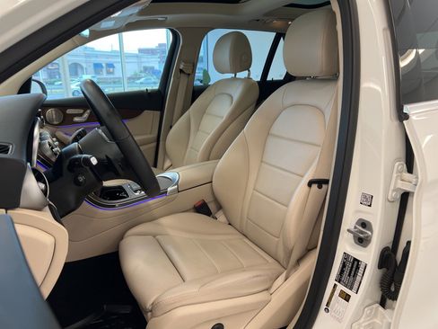 Used 2021 Mercedes-Benz GLC 300 4MATIC image 44