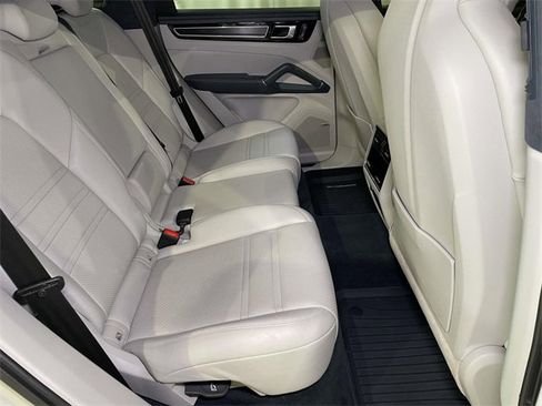 Used 2022 Porsche Cayenne GTS image 23