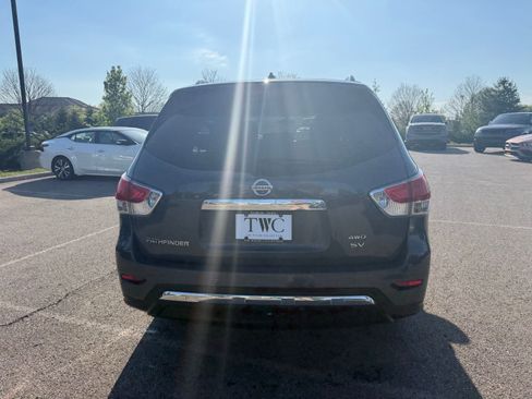 Used 2014 Nissan Pathfinder SV image 6