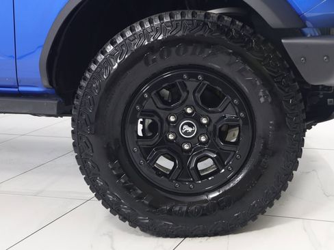 Used 2022 Ford Bronco Wildtrak image 16