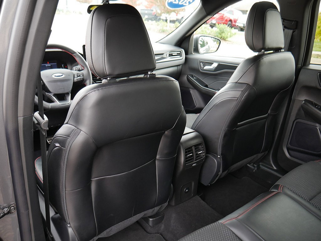 Used 2024 Ford Escape ST-Line w/ Tech Pack #1 AWD/4WD image 15