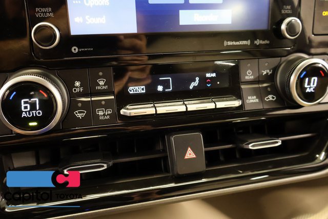 Used 2022 Toyota Highlander XLE AWD/4WD image 25