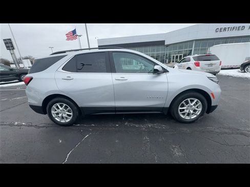 Used 2022 Chevrolet Equinox LT image 9
