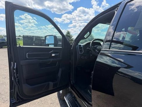 Certified 2025 RAM 2500 Big Horn AWD/4WD image 10