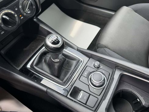 Used 2017 MAZDA MAZDA3 Sport image 23