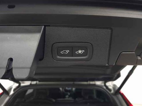 Certified 2024 Volvo XC60 T8 Ultimate w/ Protection Package Premier image 10