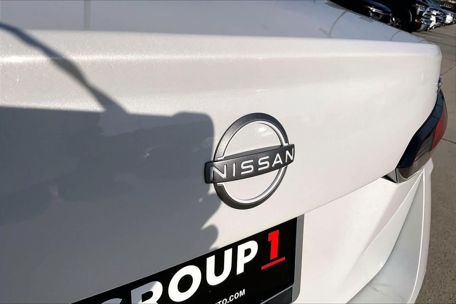 Used 2024 Nissan Versa SV w/ Trunk Package FWD image 30
