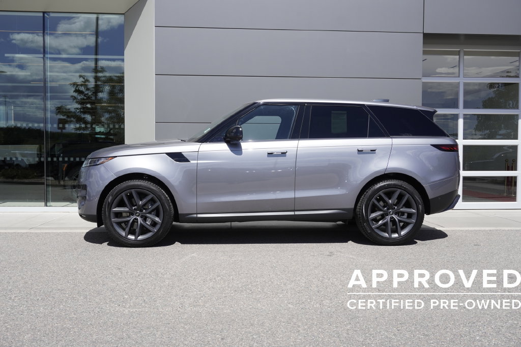 Used 2025 Land Rover Range Rover Sport SE AWD/4WD image 8