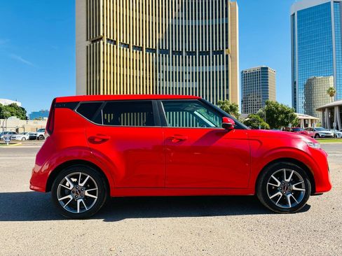 Used 2022 Kia Soul GT-Line FWD image 4