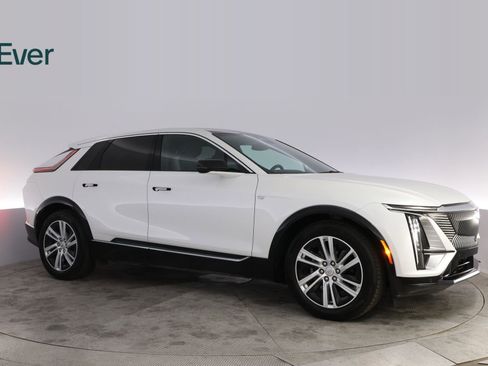 Used 2024 Cadillac Lyriq Tech RWD image 14