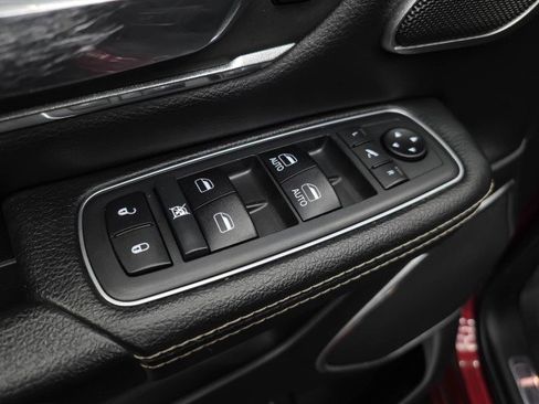 Used 2019 RAM 1500 Laramie AWD/4WD image 35