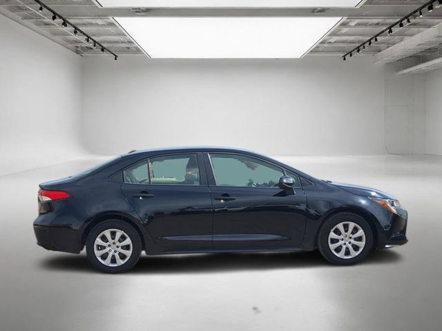 Used 2024 Toyota Corolla LE FWD image 6