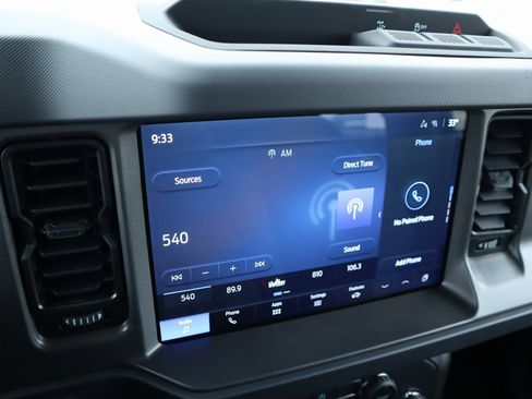 New 2025 Ford Bronco 4-Door image 5