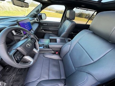 Used 2025 Toyota Sequoia Platinum image 28