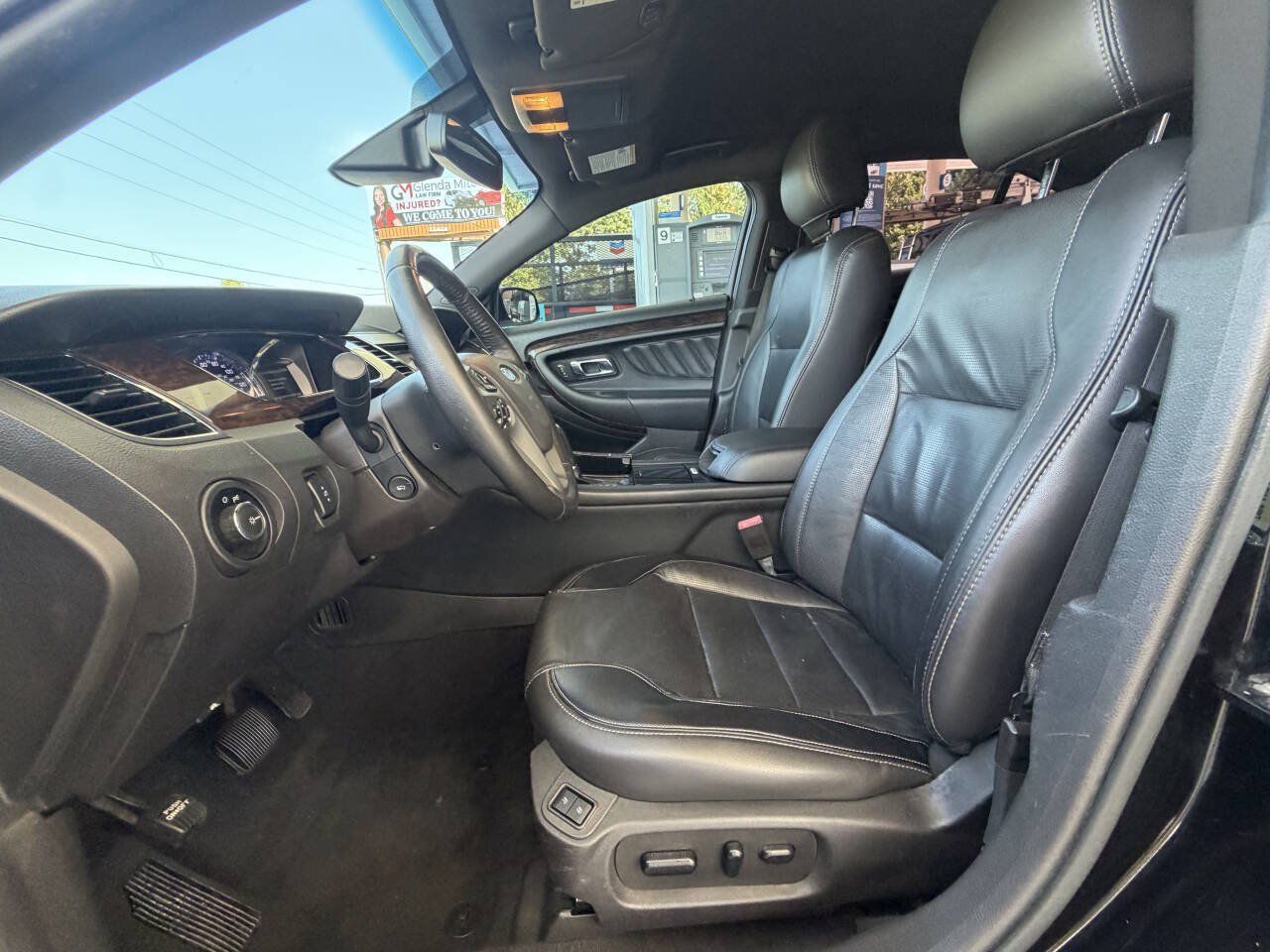 Used 2019 Ford Taurus Limited FWD image 4