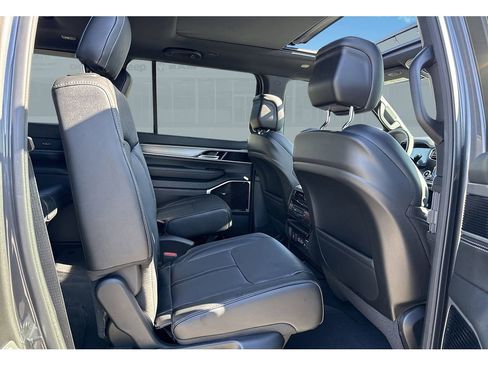 New 2026 Jeep Grand Wagoneer Limited AWD/4WD image 39