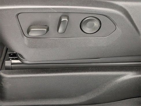 Certified 2025 Chevrolet Suburban Z71 image 14