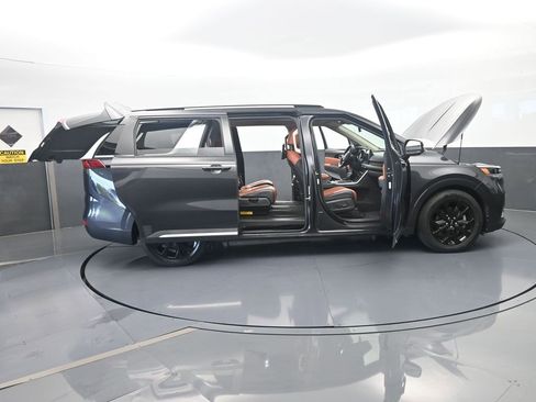 Used 2022 Kia Carnival SX FWD image 81