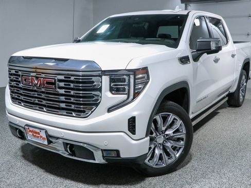 Used 2022 GMC Sierra 1500 Denali w/ Denali Reserve Package AWD/4WD image 35