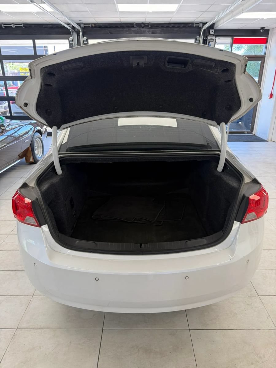 Used 2016 Chevrolet Impala LT w/ Convenience Package FWD image 12
