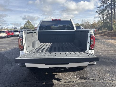 Used 2017 GMC Sierra 1500 SLT w/ All Terrain X Package image 10
