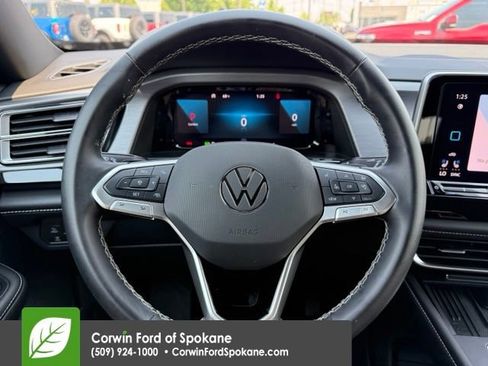 Used 2025 Volkswagen Atlas Cross Sport SE AWD/4WD image 22