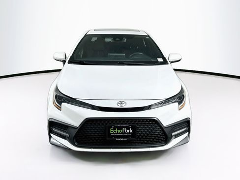 Used 2020 Toyota Corolla SE w/ SE Premium Package FWD image 2