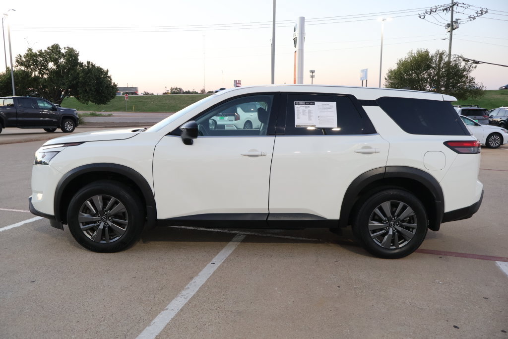 Certified 2024 Nissan Pathfinder S AWD/4WD image 2