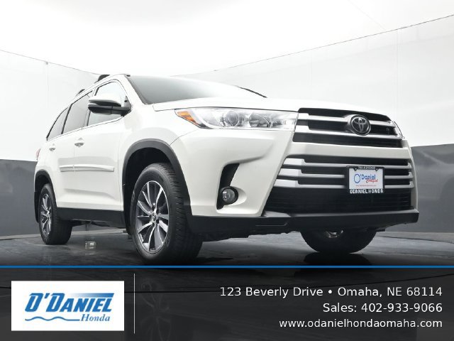 Used 2019 Toyota Highlander XLE w/ Protection Package #3 AWD/4WD image 14