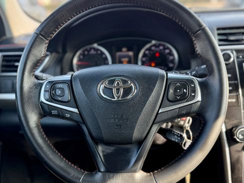 Used 2017 Toyota Camry SE image 16