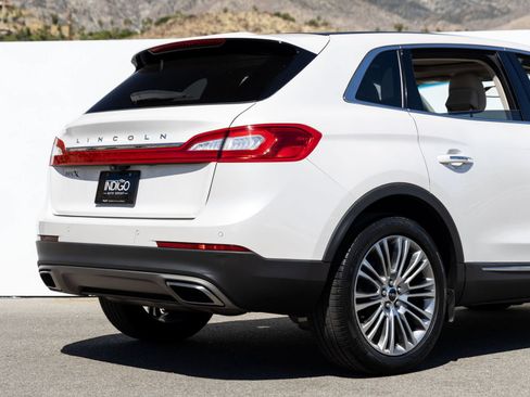 Used 2018 Lincoln MKX Reserve FWD image 9