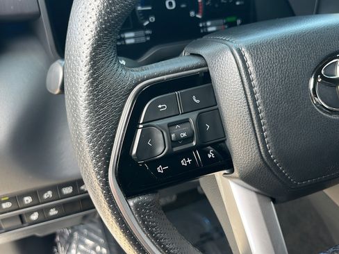 Used 2023 Toyota Tundra Platinum AWD/4WD image 23