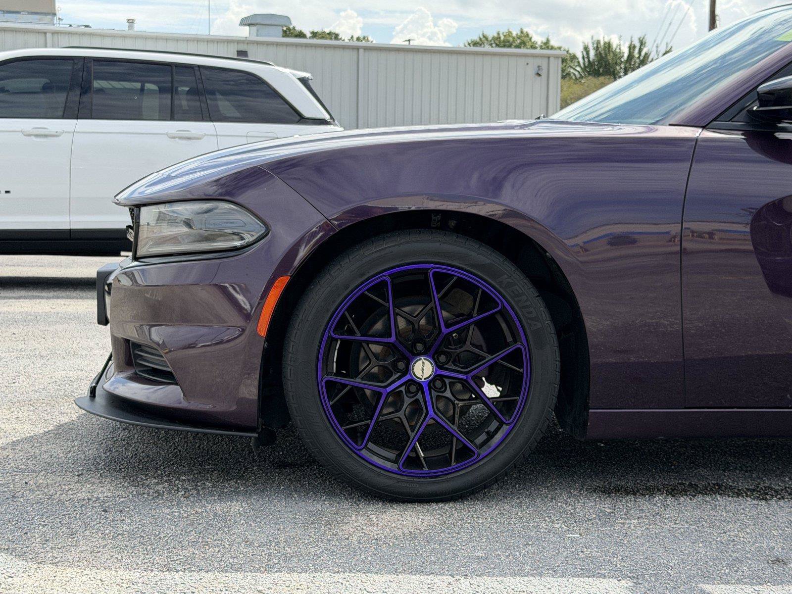 Used 2020 Dodge Charger SXT w/ Blacktop Package RWD image 8
