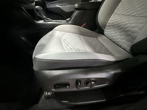 Used 2021 Chevrolet Equinox LT FWD image 18