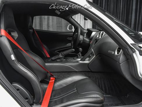 Used 2013 SRT Viper GTS w/ GTS Laguna Interior Pkg image 18