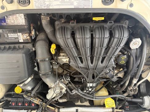 Used 2005 Chrysler PT Cruiser GT FWD image 26