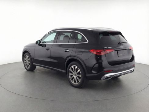 Used 2024 Mercedes-Benz GLC 300 4MATIC image 6