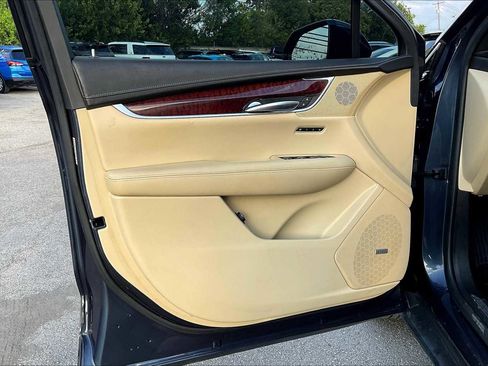 Used 2018 Cadillac XT5 Luxury w/ Driver Awareness Package image 33