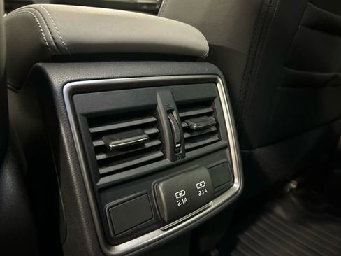 Used 2022 Subaru Forester Limited image 28