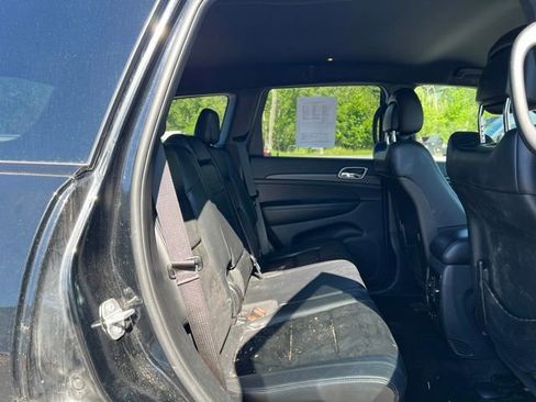 Used 2017 Jeep Grand Cherokee Altitude AWD/4WD image 14