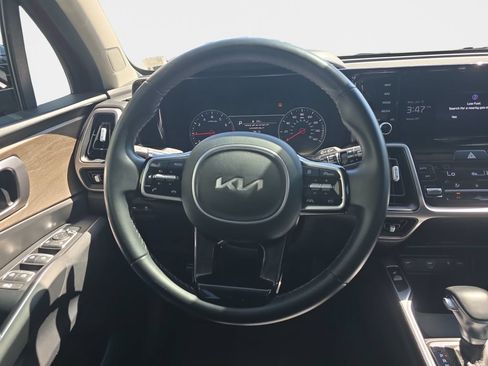 Used 2023 Kia Sorento S w/ Panoramic Sunroof Package AWD/4WD image 11